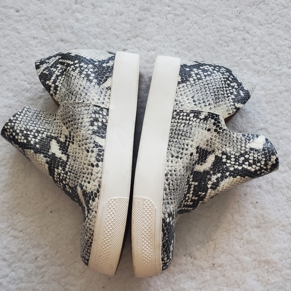 Steve Madden Women’s Wrangle snake print platform high top sneakers US 7 M - Picture 7 of 14